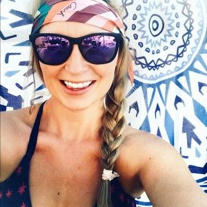 #MeetThePosher 👋🏻🥂✌🏻. FM so I can follow YoU😉